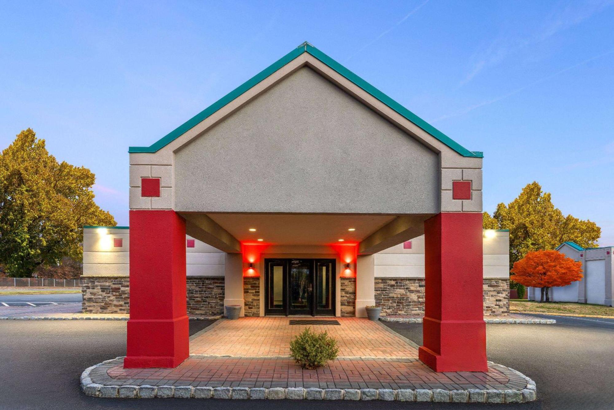 Ramada By Wyndham Parsippany Hotel Exterior photo